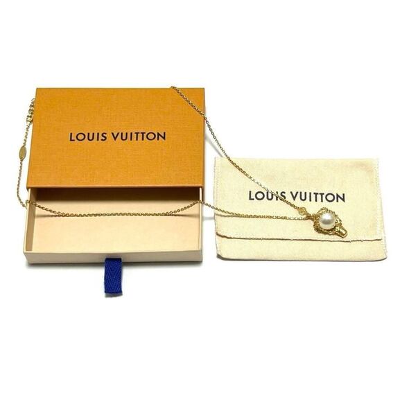 LOUIS VUITTON Gold Necklace - Picture 9 of 9